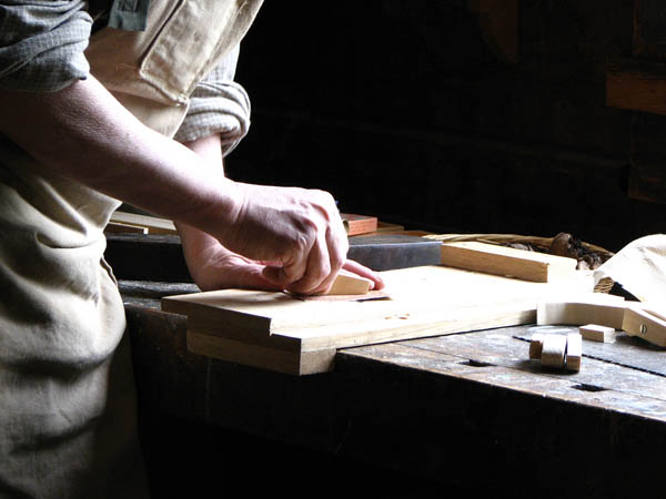 Ofrecemos un servicio de <strong>carpintería  de madera y ebanistería en Montblanc</strong> adaptado a las necesidades del <strong>cliente</strong>.